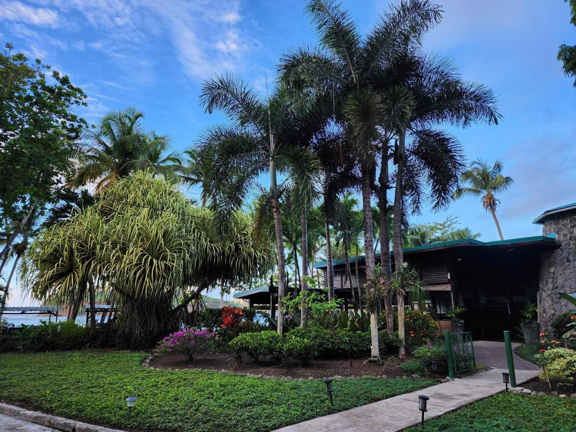 La Sagesse Hotel, Restaurant And Beach Bar Exterior photo